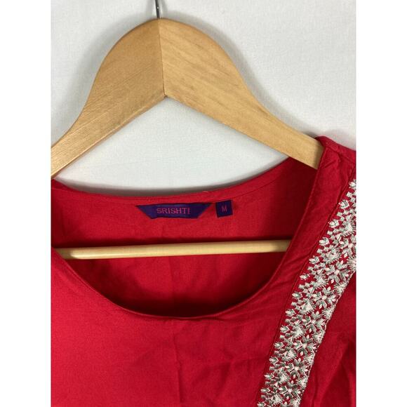 Srishti Embroidered Flap Front Top Size Medium - Picture 4 of 6